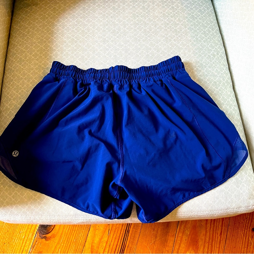 Lululemon blue shorts, sz 6